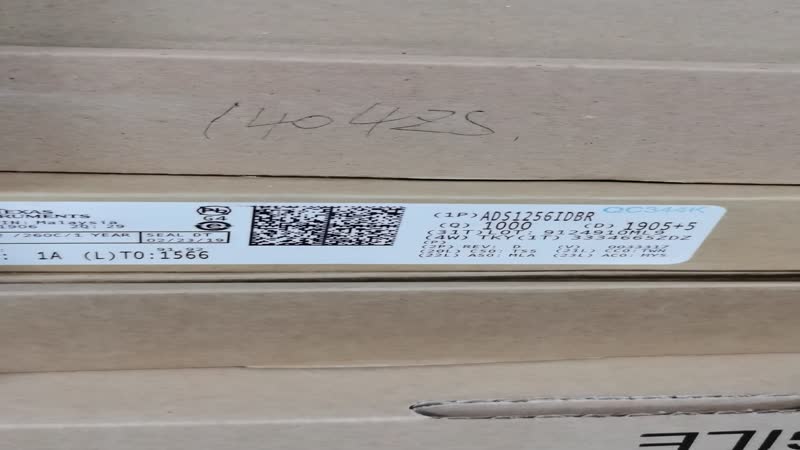 ADS1256IDBR
